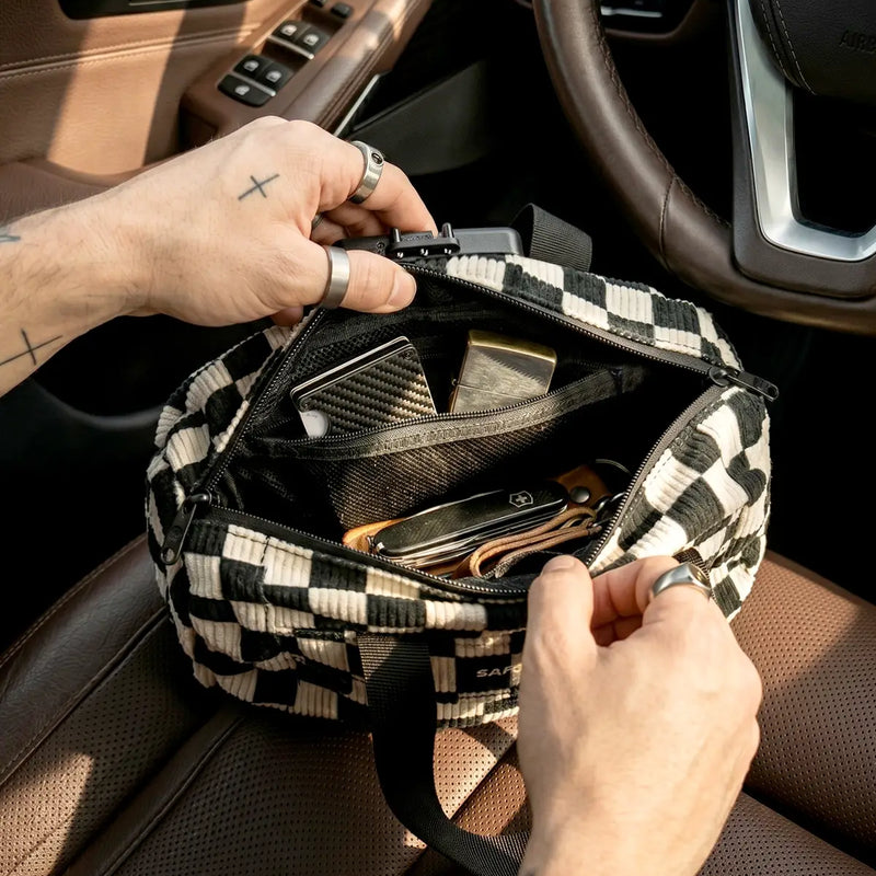 SafeDelux | Smell Proof Hand Bag